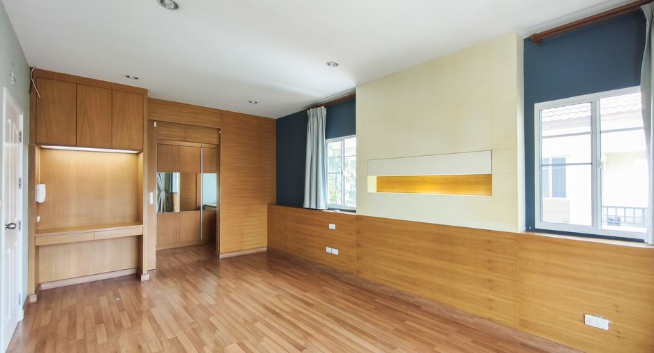 For sale 3 bedrooms house in Prawet, Bangkok