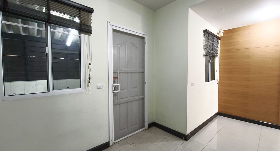 For sale 3 bedrooms house in Prawet, Bangkok