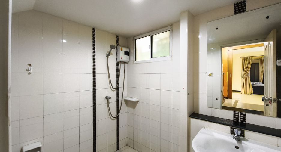 For sale 3 bedrooms house in Prawet, Bangkok