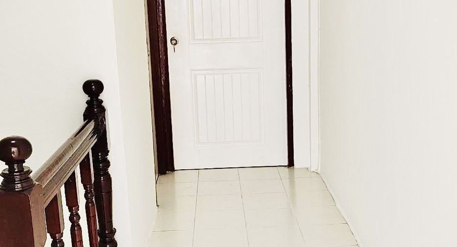 For sale 2 ベッドルーム townhouse in Bang Sao Thong, Samut Prakan