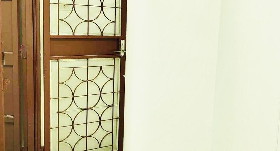 For sale 2 ベッドルーム townhouse in Bang Sao Thong, Samut Prakan