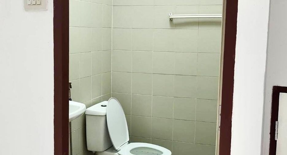 For sale 2 ベッドルーム townhouse in Bang Sao Thong, Samut Prakan
