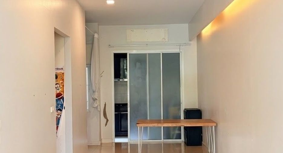 For rent 3 bedrooms townhouse in Bueng Kum, Bangkok