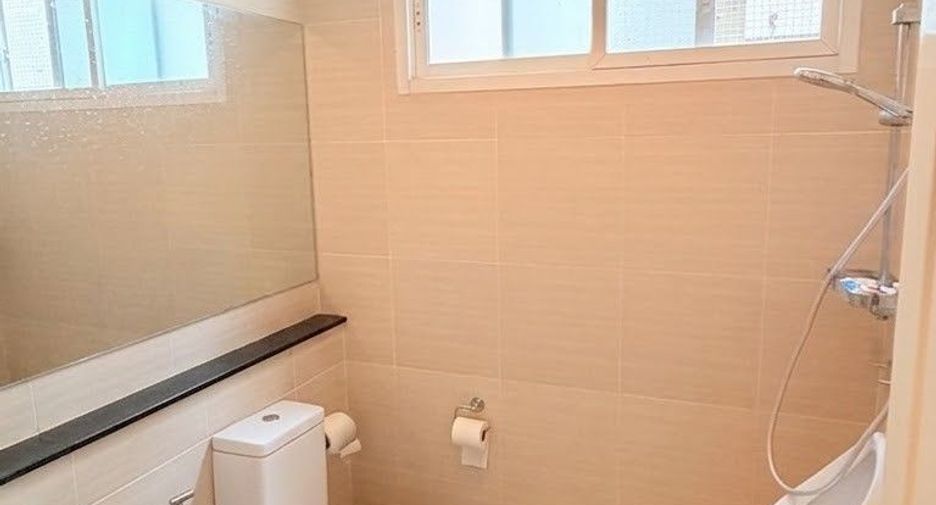 For rent 3 bedrooms townhouse in Bueng Kum, Bangkok