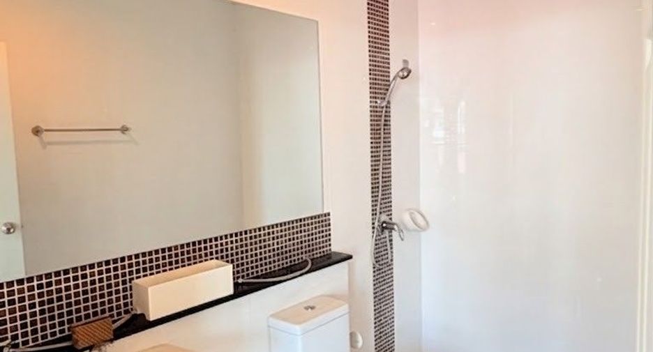 For rent 3 bedrooms townhouse in Bueng Kum, Bangkok