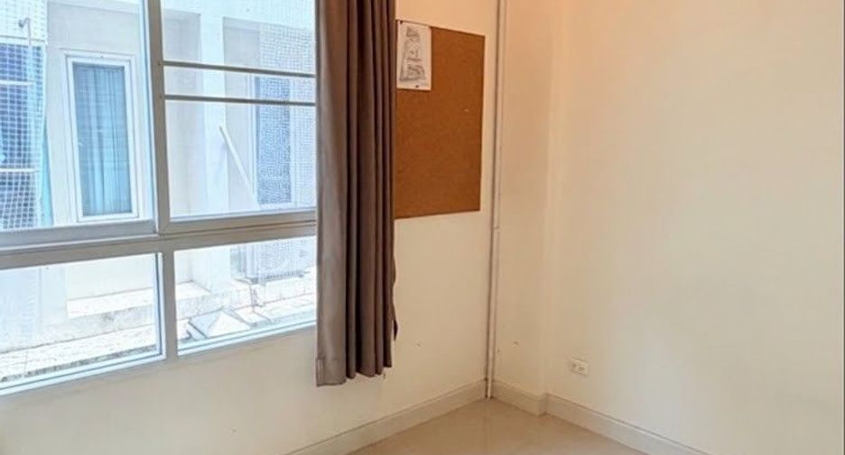 For rent 3 bedrooms townhouse in Bueng Kum, Bangkok