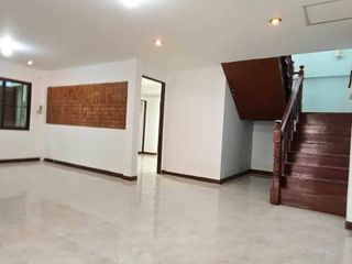 Аренда 6 спальни дом в Лат Пхрао, Бангкок