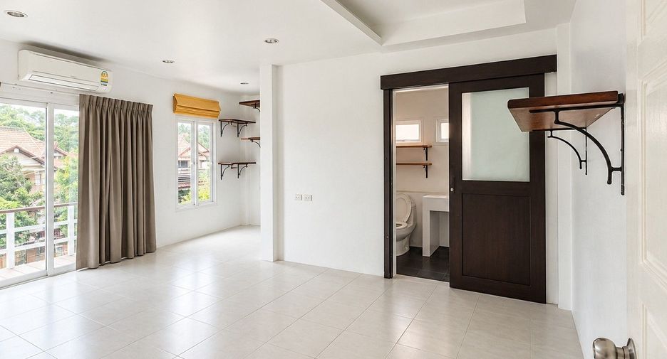 For rent 5 bedrooms house in Mueang Phuket, Phuket