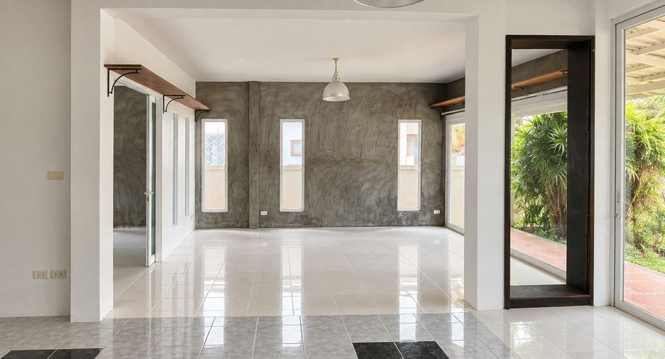 For rent 5 bedrooms house in Mueang Phuket, Phuket