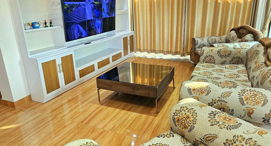 For rent 9 ベッドルーム house in Huay Yai, Pattaya