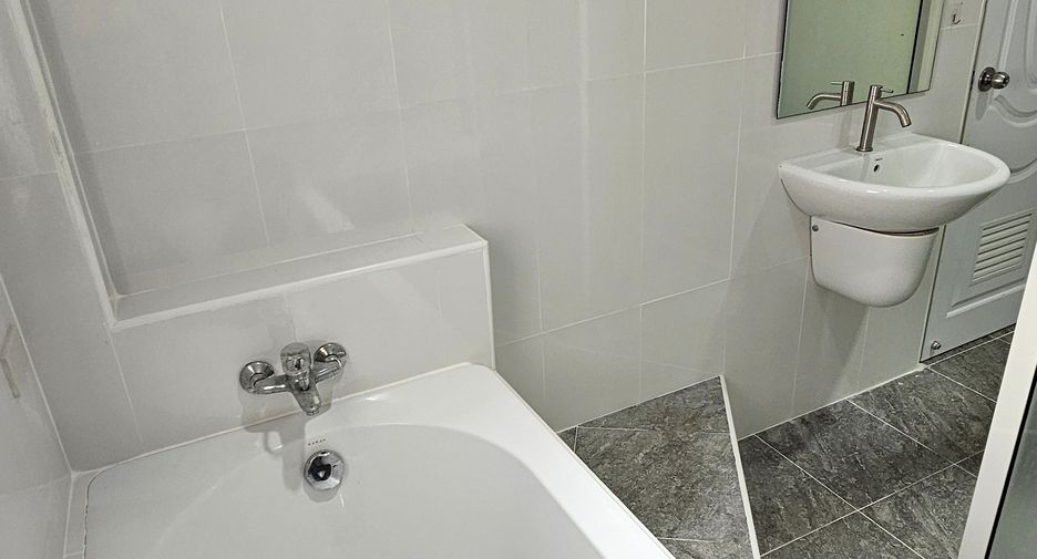 For rent 9 ベッドルーム house in Huay Yai, Pattaya