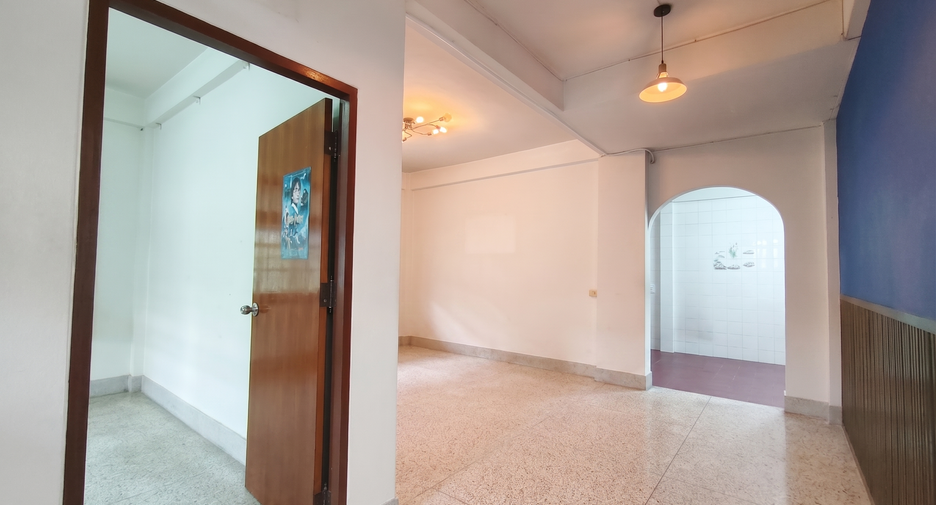 For sale 5 ベッドルーム house in Chom Thong, Bangkok