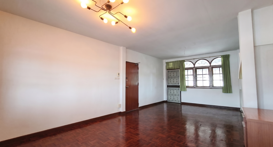 For sale 5 ベッドルーム house in Chom Thong, Bangkok