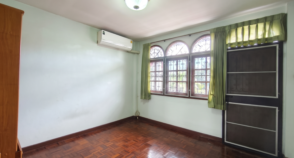 For sale 5 ベッドルーム house in Chom Thong, Bangkok