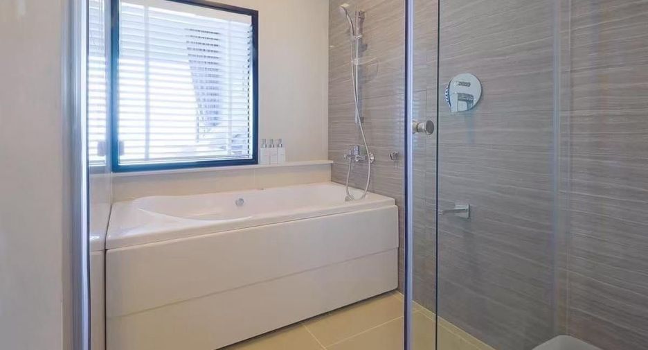 For sale 1 bed condo in Si Racha, Chonburi
