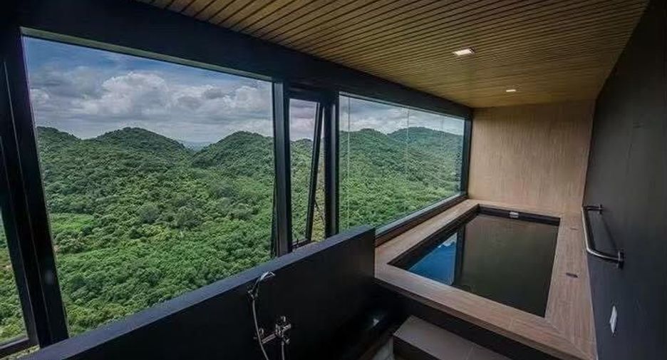 For sale 1 bed condo in Si Racha, Chonburi