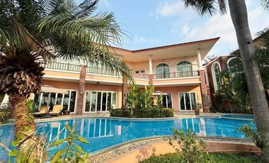 For sale and for rent 4 bedrooms villa in Huay Yai, Pattaya