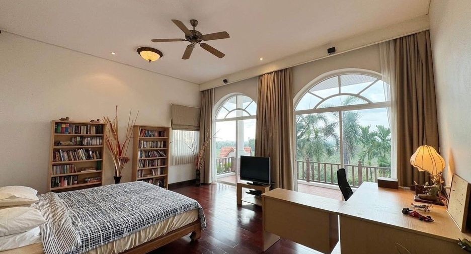 For sale and for rent 4 bedrooms villa in Huay Yai, Pattaya