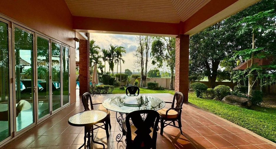 For sale and for rent 4 bedrooms villa in Huay Yai, Pattaya