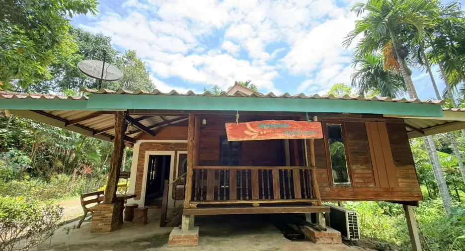 For rent 3 bedrooms house in Mueang Krabi, Krabi