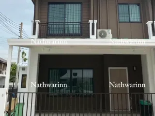 Casa adosada en alquiler de 4 habitaciones en Mueang Chiang Mai, Chiang Mai