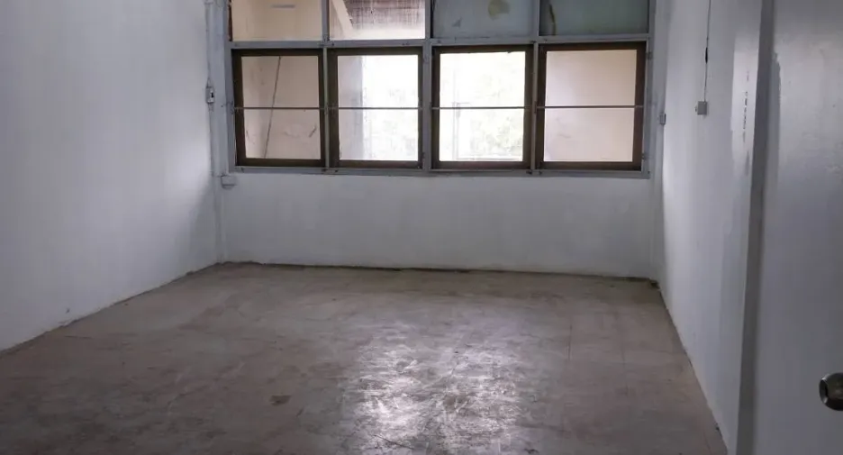Local comercial en alquiler en Saphan Sung, Bangkok