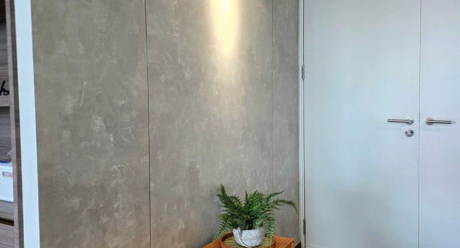 For sale 1 bed condo in Khlong Toei, Bangkok