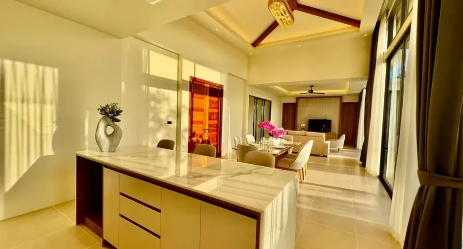 À louer 4 chambres villa à Thalang, Phuket