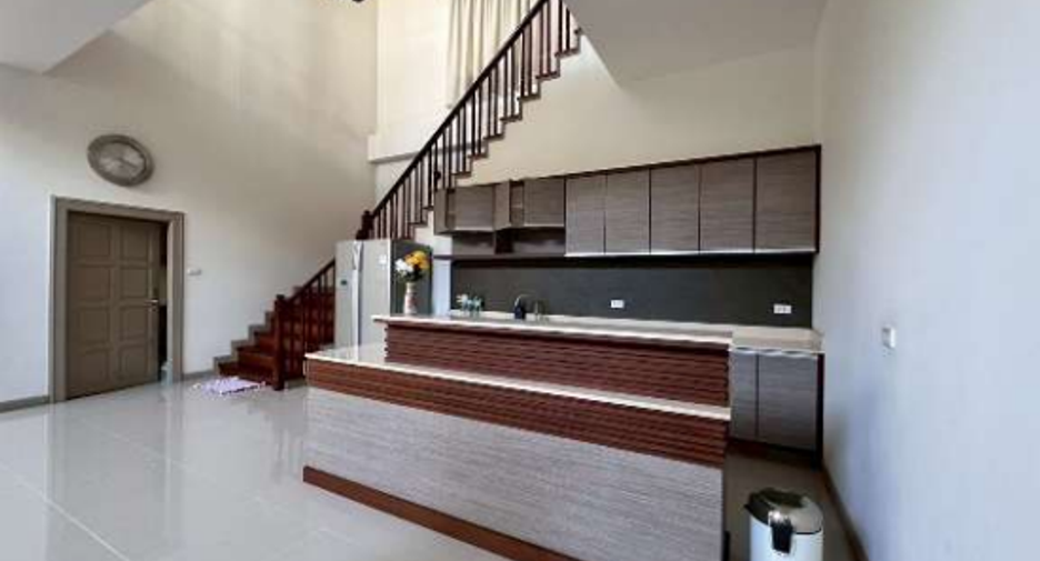 For sale 4 ベッドルーム house in Na Jomtien, Pattaya