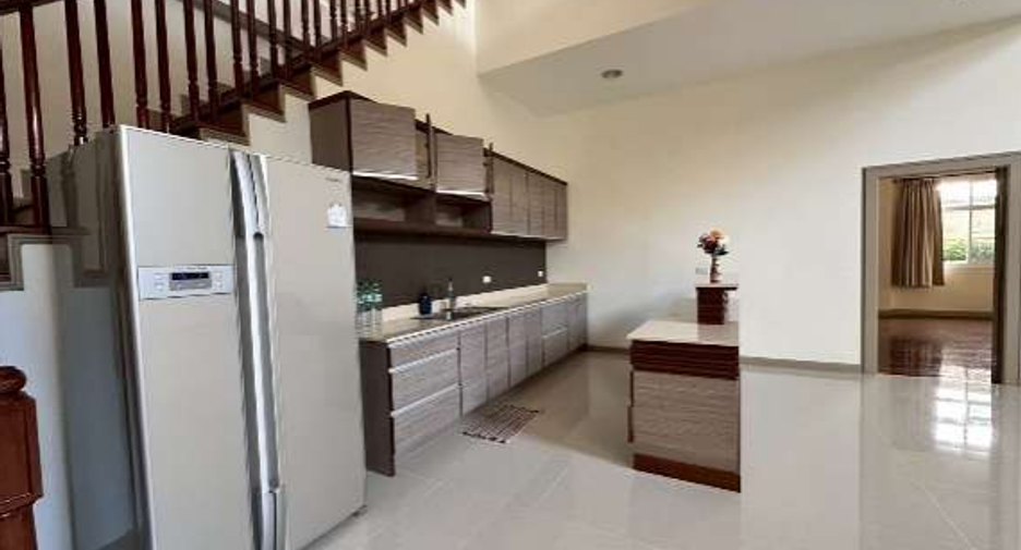 For sale 4 ベッドルーム house in Na Jomtien, Pattaya