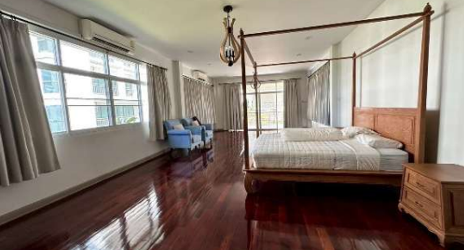 For sale 4 ベッドルーム house in Na Jomtien, Pattaya