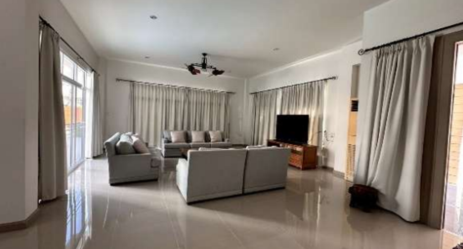 For sale 4 ベッドルーム house in Na Jomtien, Pattaya
