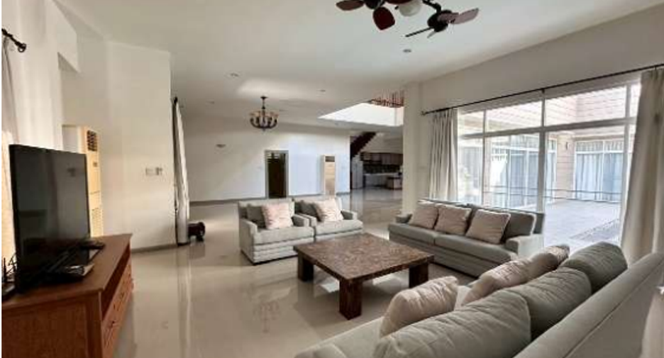 For sale 4 ベッドルーム house in Na Jomtien, Pattaya