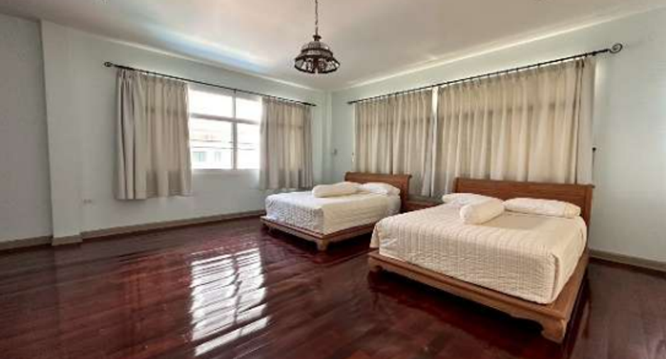 For sale 4 ベッドルーム house in Na Jomtien, Pattaya