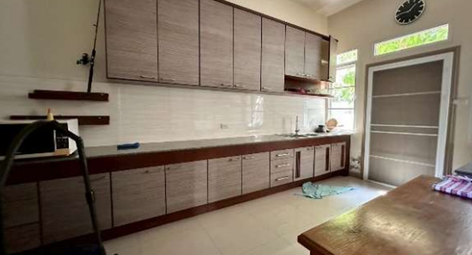 For sale 4 ベッドルーム house in Na Jomtien, Pattaya