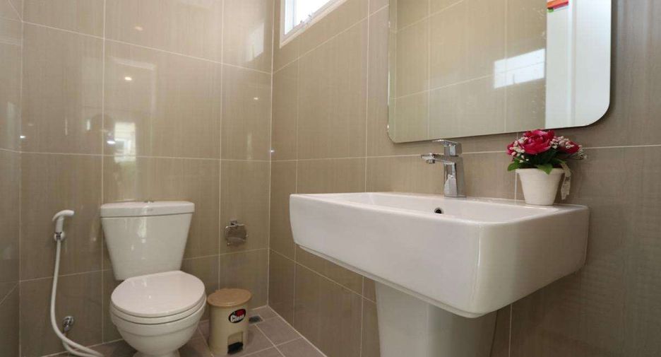 For rent 3 bedrooms house in Saraphi, Chiang Mai