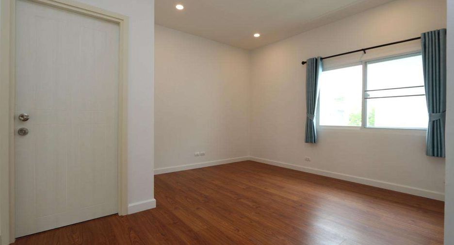 For rent 3 bedrooms house in Saraphi, Chiang Mai