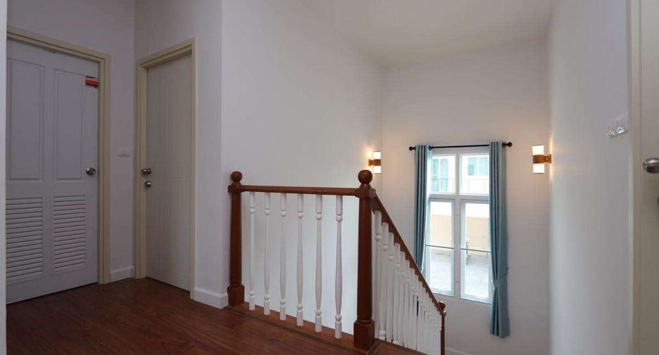 For rent 3 bedrooms house in Saraphi, Chiang Mai