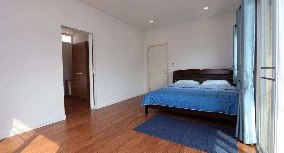 For rent 3 bedrooms house in Saraphi, Chiang Mai