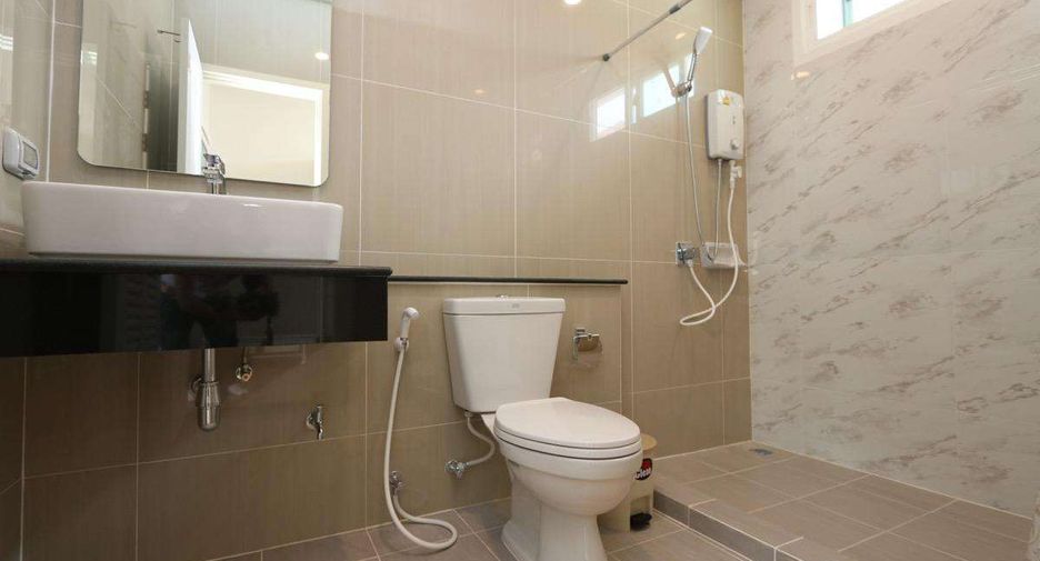 For rent 3 bedrooms house in Saraphi, Chiang Mai