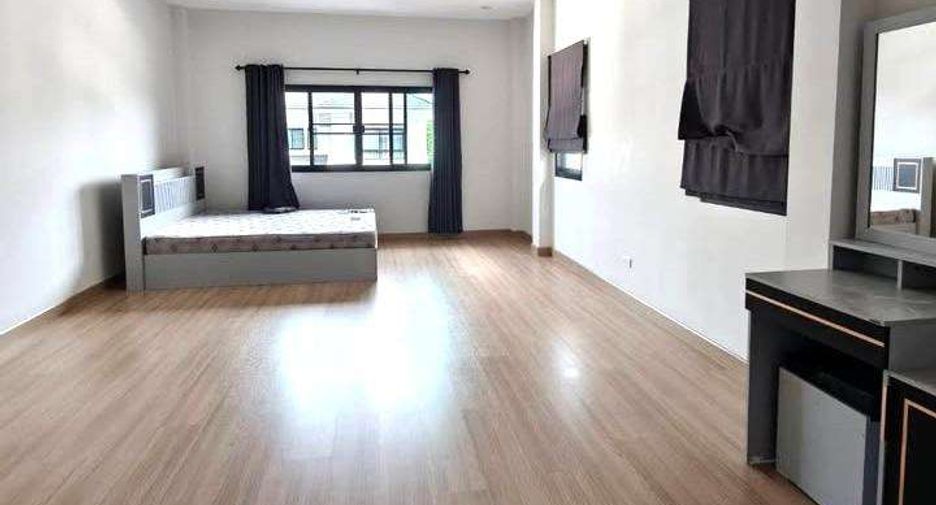 For rent 3 bedrooms house in Saraphi, Chiang Mai