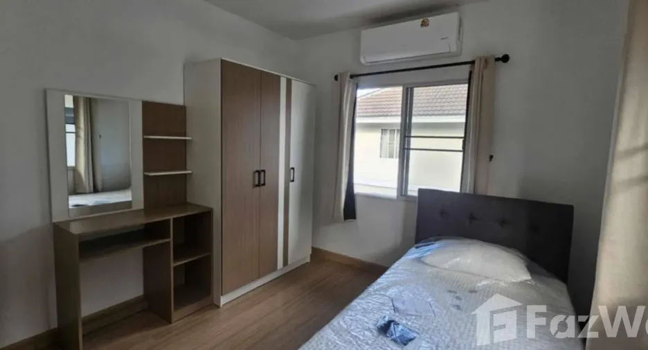 Casa adosada en alquiler de 3 habitaciones en Hang Dong, Chiang Mai