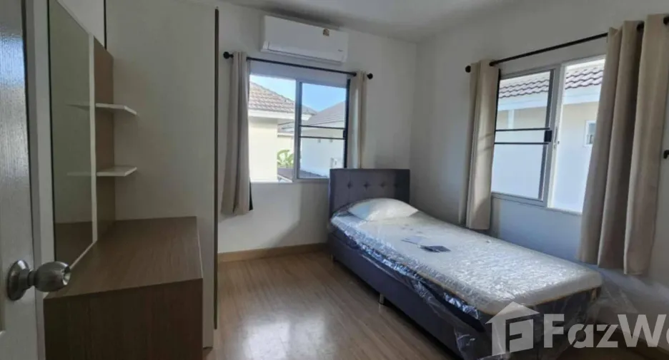 Casa adosada en alquiler de 3 habitaciones en Hang Dong, Chiang Mai
