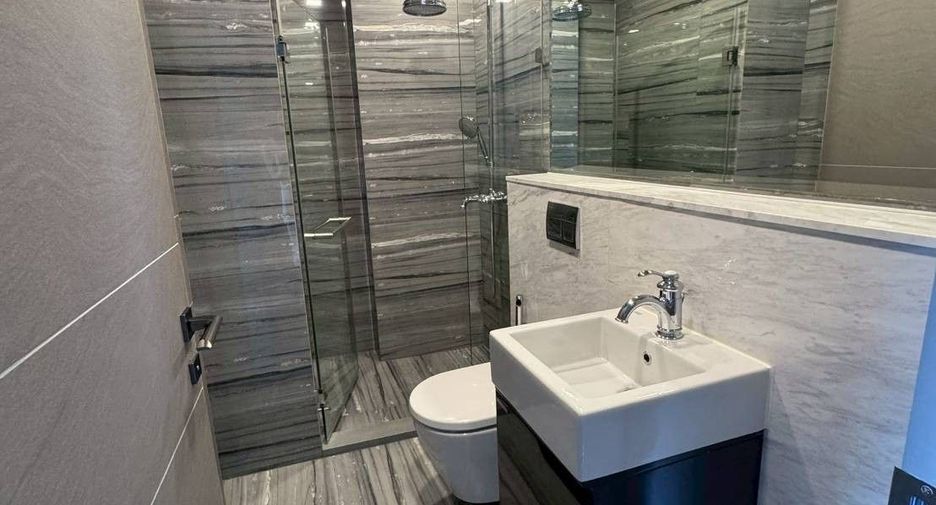 For rent 2 bedrooms condo in Watthana, Bangkok