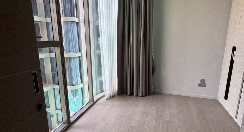 For rent 2 bedrooms condo in Watthana, Bangkok