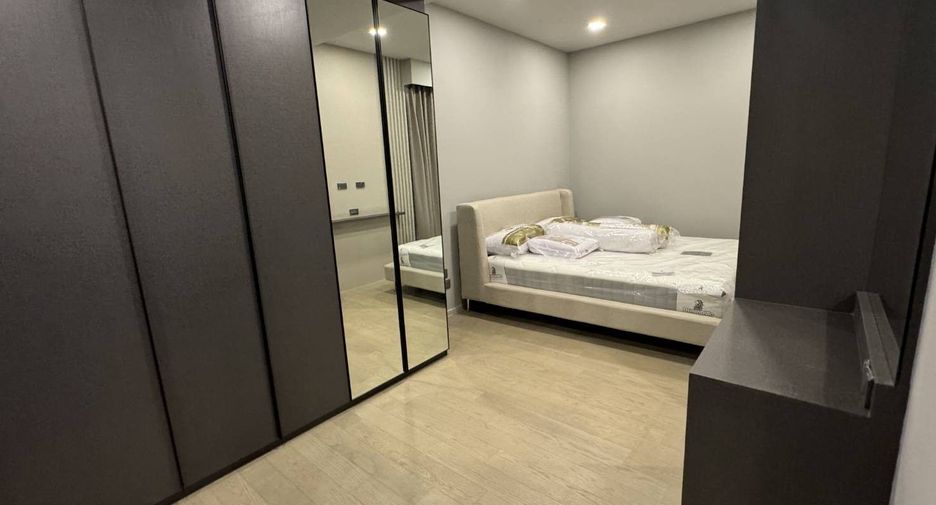 For rent 2 bedrooms condo in Watthana, Bangkok