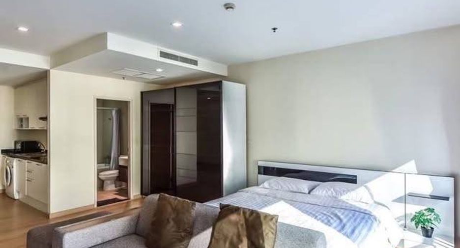 For sale 1 bed condo in Khlong Toei, Bangkok