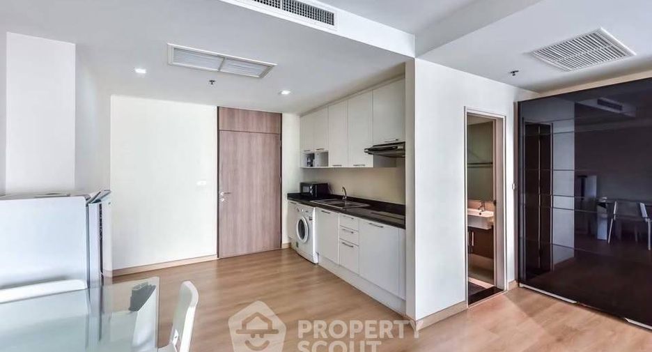 For sale 1 bed condo in Khlong Toei, Bangkok