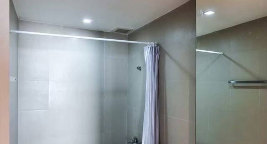 For sale 1 bed condo in Khlong Toei, Bangkok