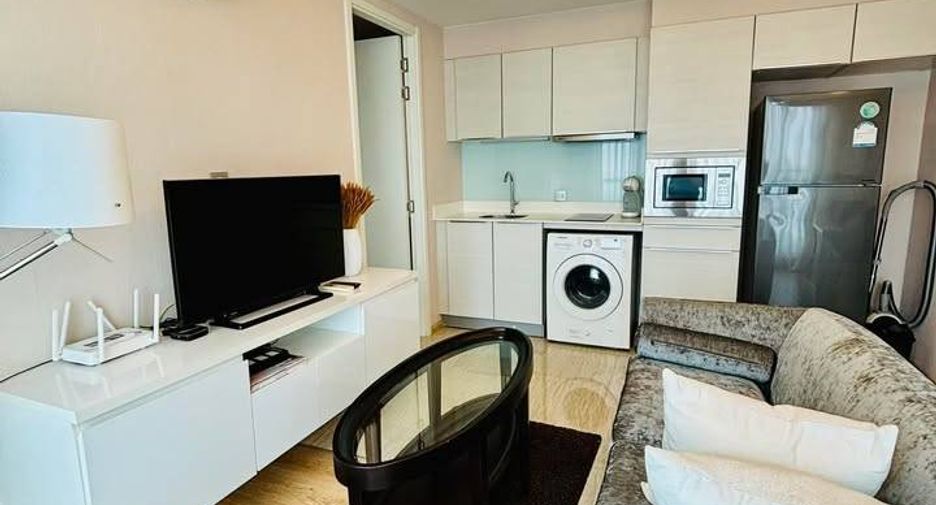 For sale 1 bed condo in Watthana, Bangkok